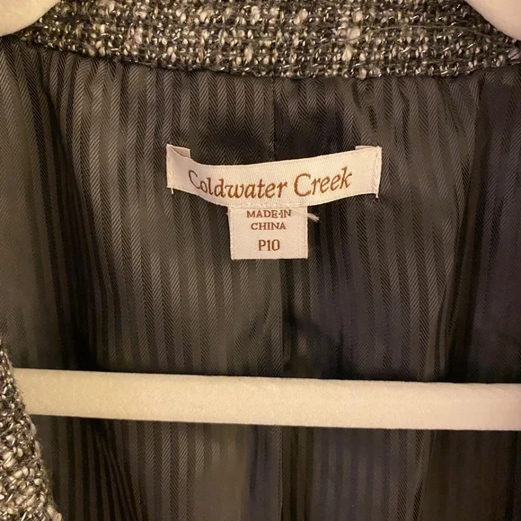 Coldwater Creek size 10 petite gray blazer. 2 front snap buttons. Tweed. - Picture 4 of 13